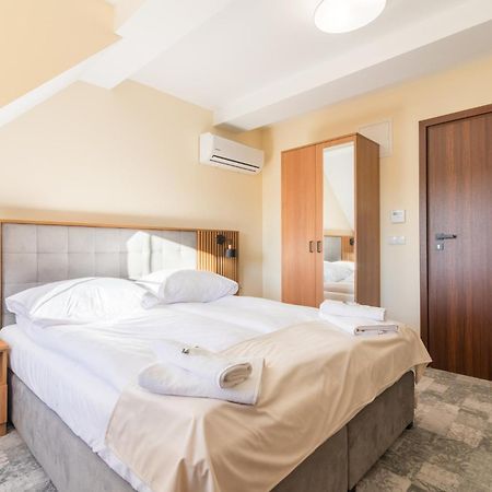 Hotel Perla Dunajca Чарни-Дунаєц Екстер'єр фото