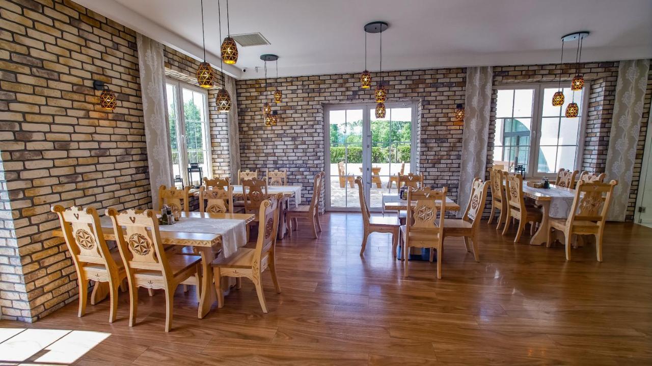 Hotel Perla Dunajca Чарни-Дунаєц Екстер'єр фото